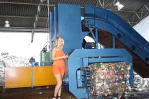 Medium Size Automatic Horizontal Baling Press